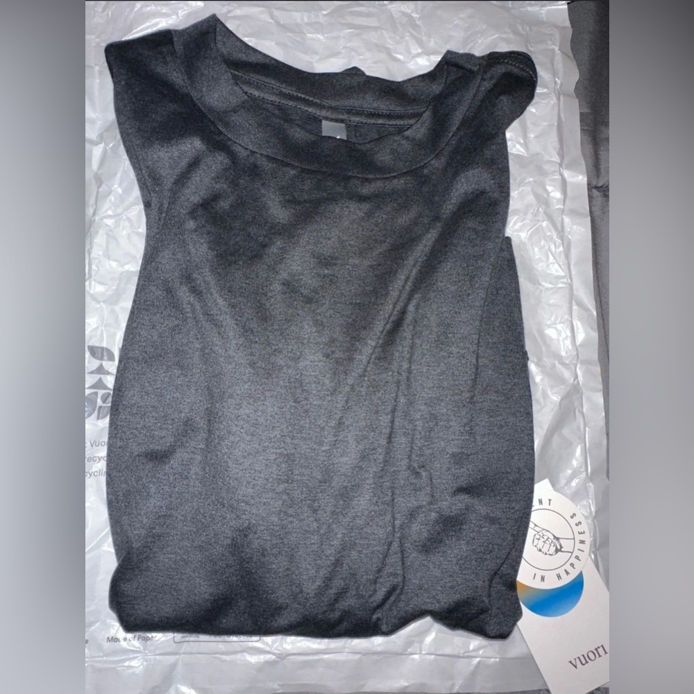NWT NEW Vuori Daydream Crew Long Sleeve size M